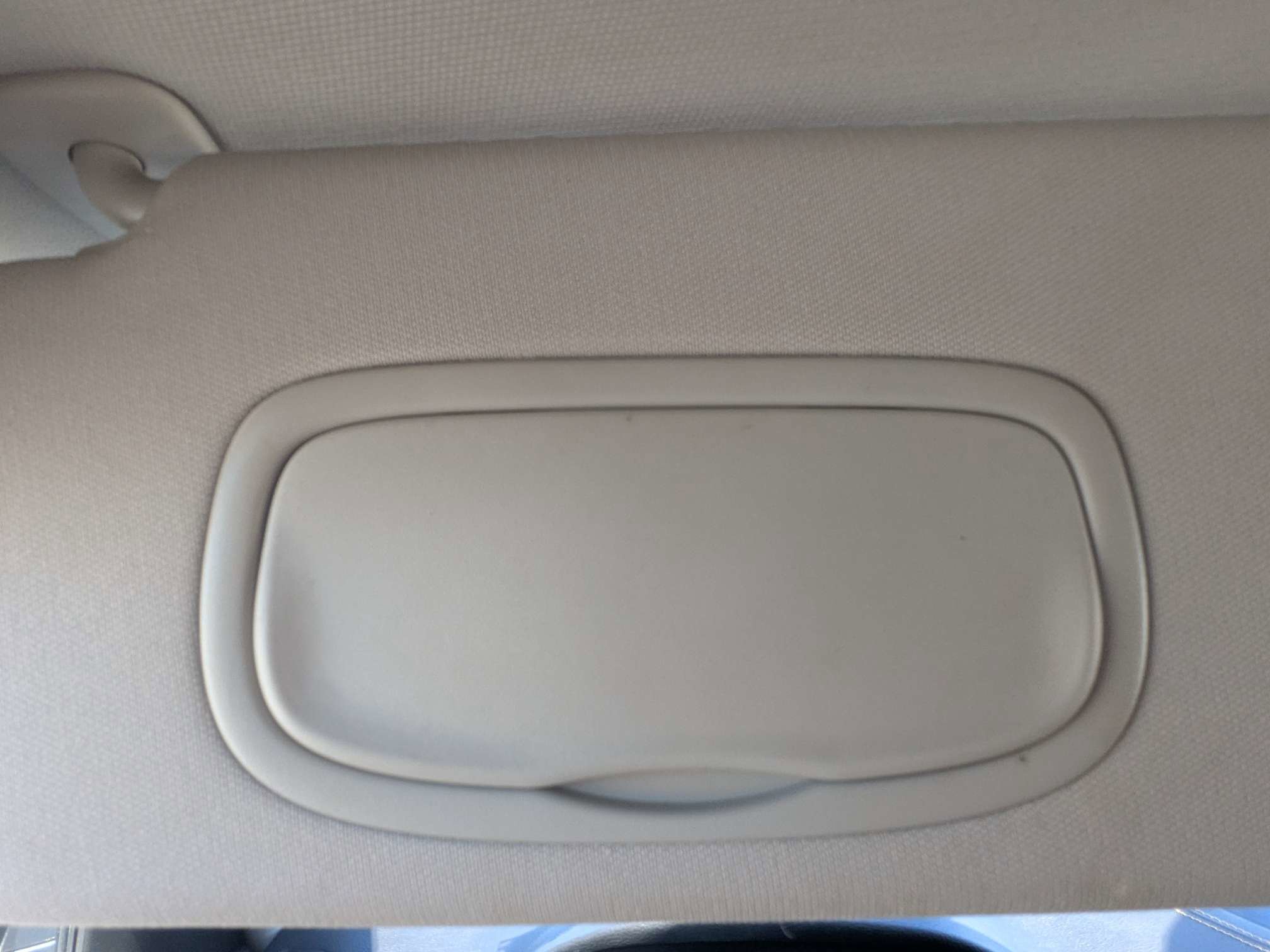 Used 2018 Jeep Cherokee Latitude Plus w/ Comfort/Convenience Group FWD image 31