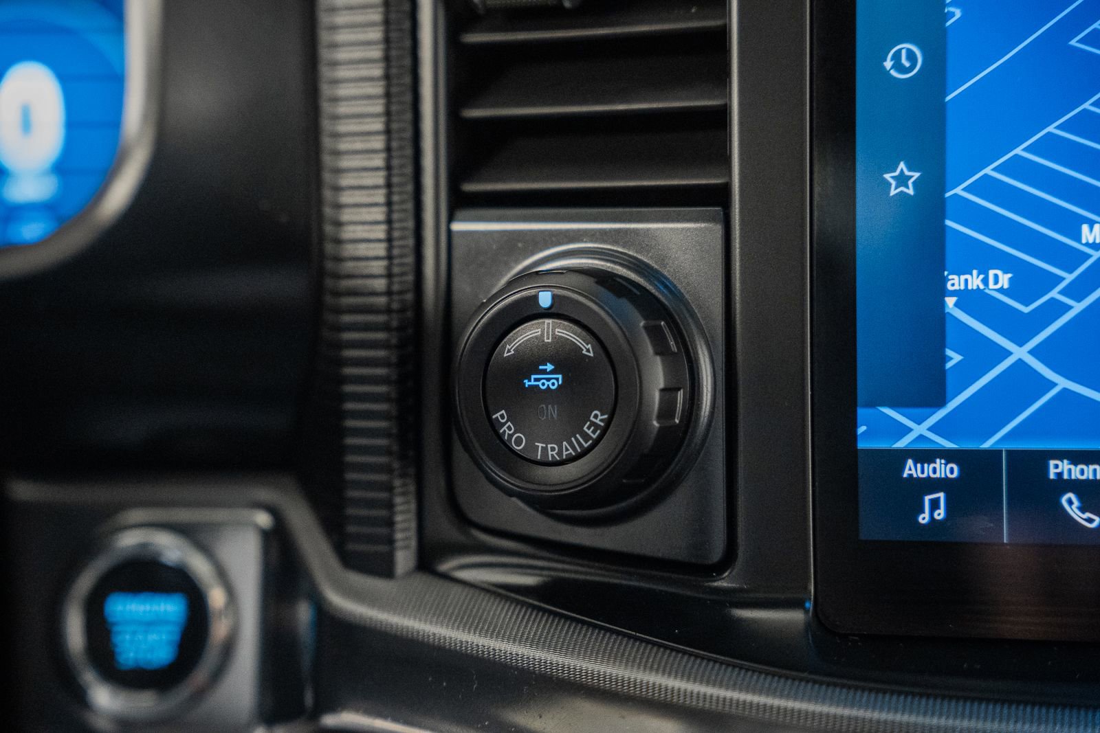 Certified 2025 Ford F150 Lariat w/ Equipment Group 502A High image 32