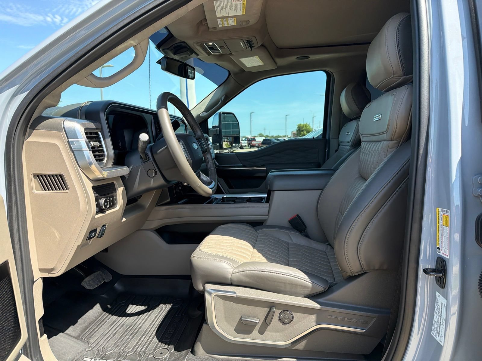 Used 2026 Ford F450 Platinum w/ Platinum Plus Package AWD/4WD image 13