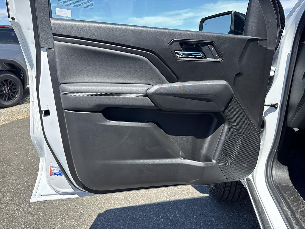 New 2026 GMC Canyon Elevation w/ Technology Package AWD/4WD image 18