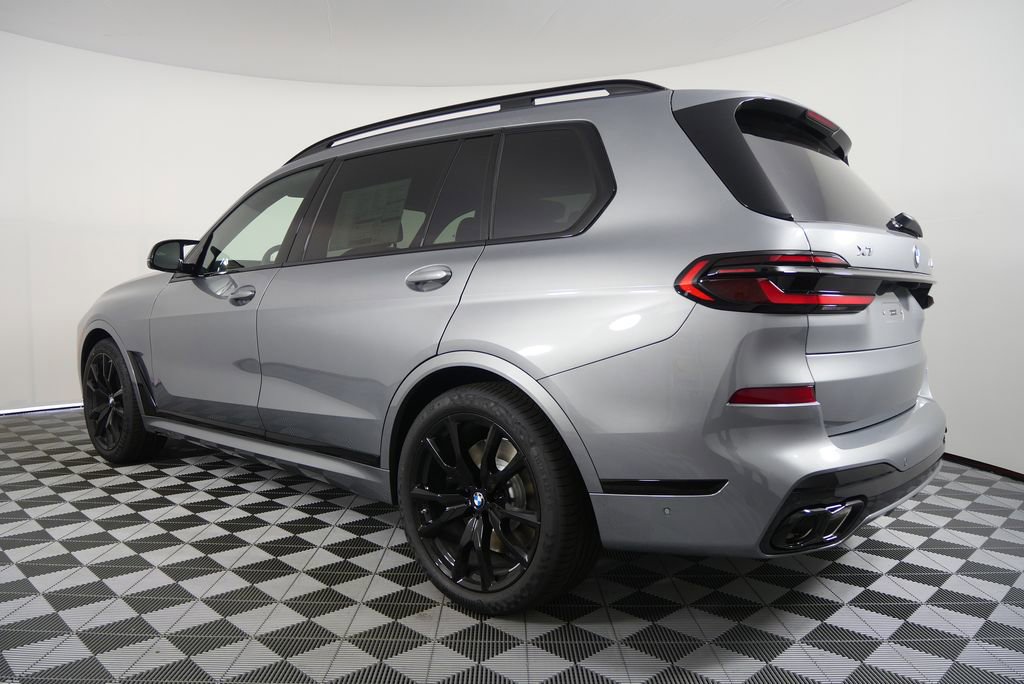 Used 2026 BMW X7 M60i image 5