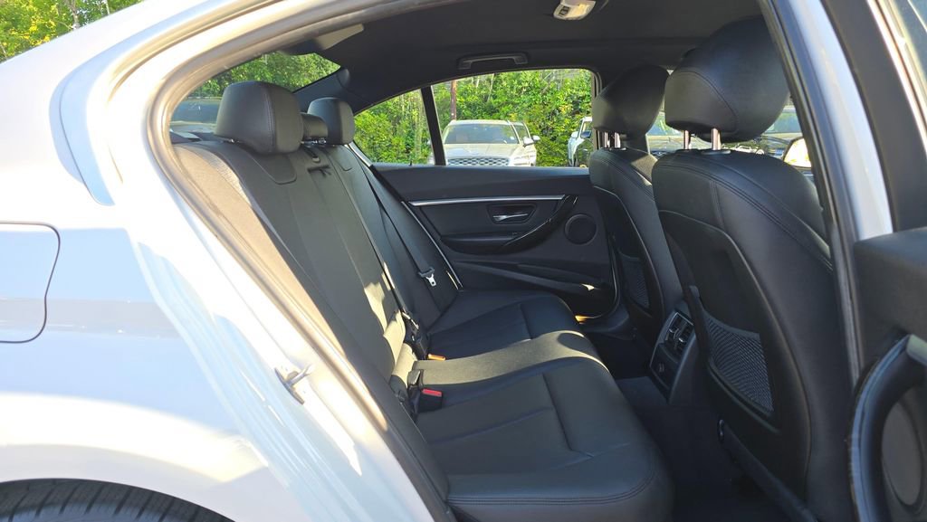 Used 2017 BMW 330i Sedan RWD image 12