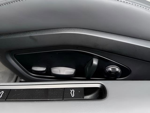 Used 2025 Porsche 911 Carrera image 12