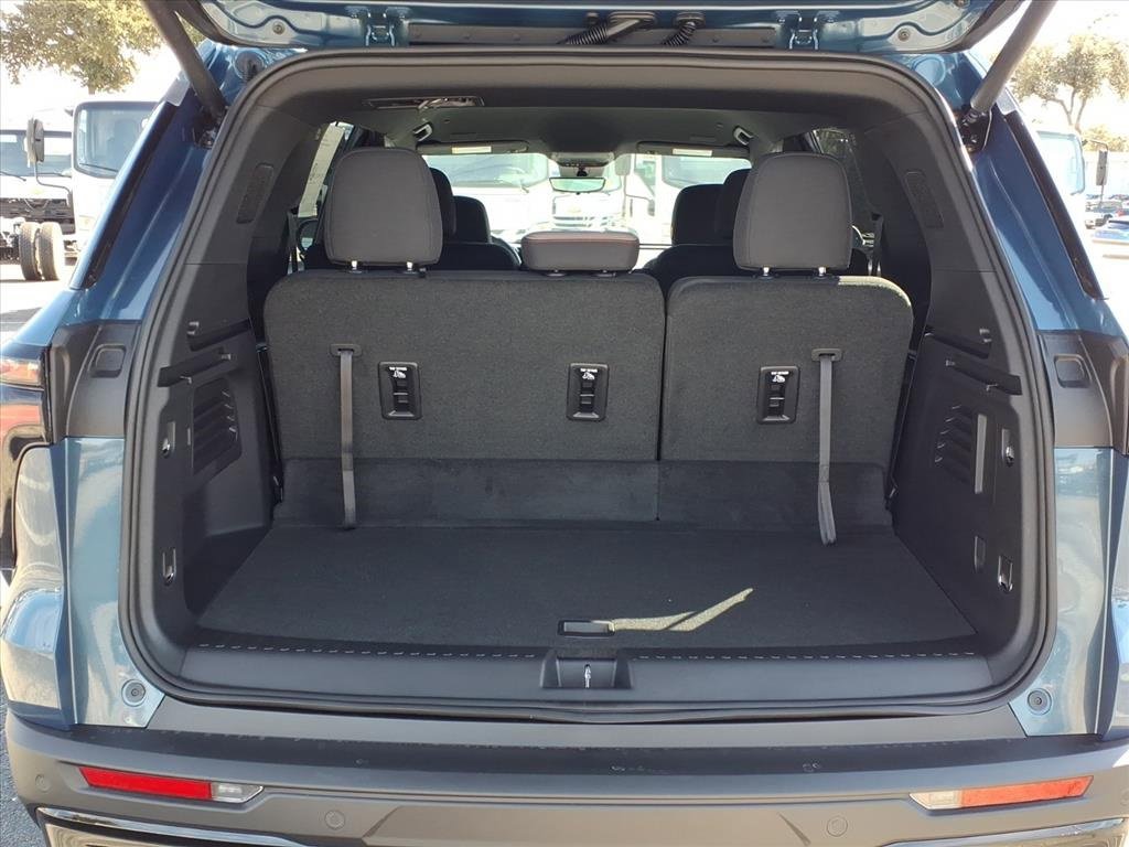 New 2026 Chevrolet Traverse LT w/ Midnight/Sport Edition image 8