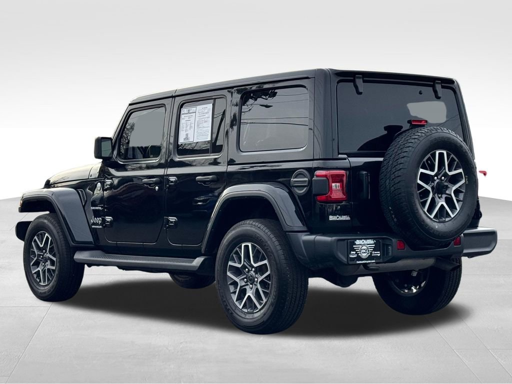 Used 2024 Jeep Wrangler Unlimited Sahara AWD/4WD image 5