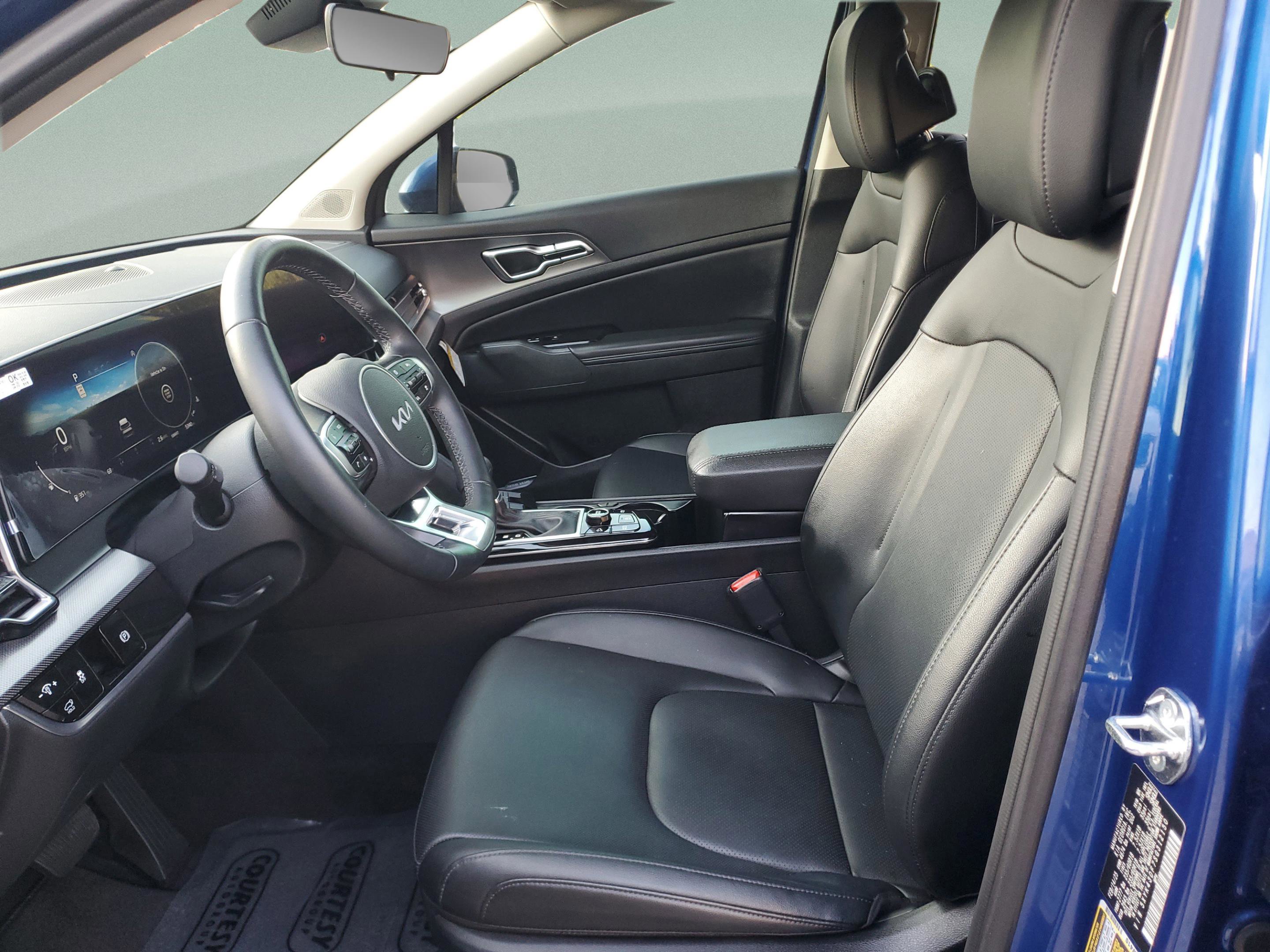 Used 2025 Kia Sportage SX image 17