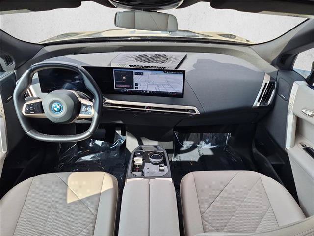 Used 2024 BMW iX xDrive50 w/ Sport Package AWD/4WD image 17