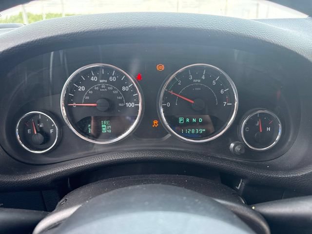 Used 2017 Jeep Wrangler Unlimited Sahara w/ Connectivity Group AWD/4WD image 11