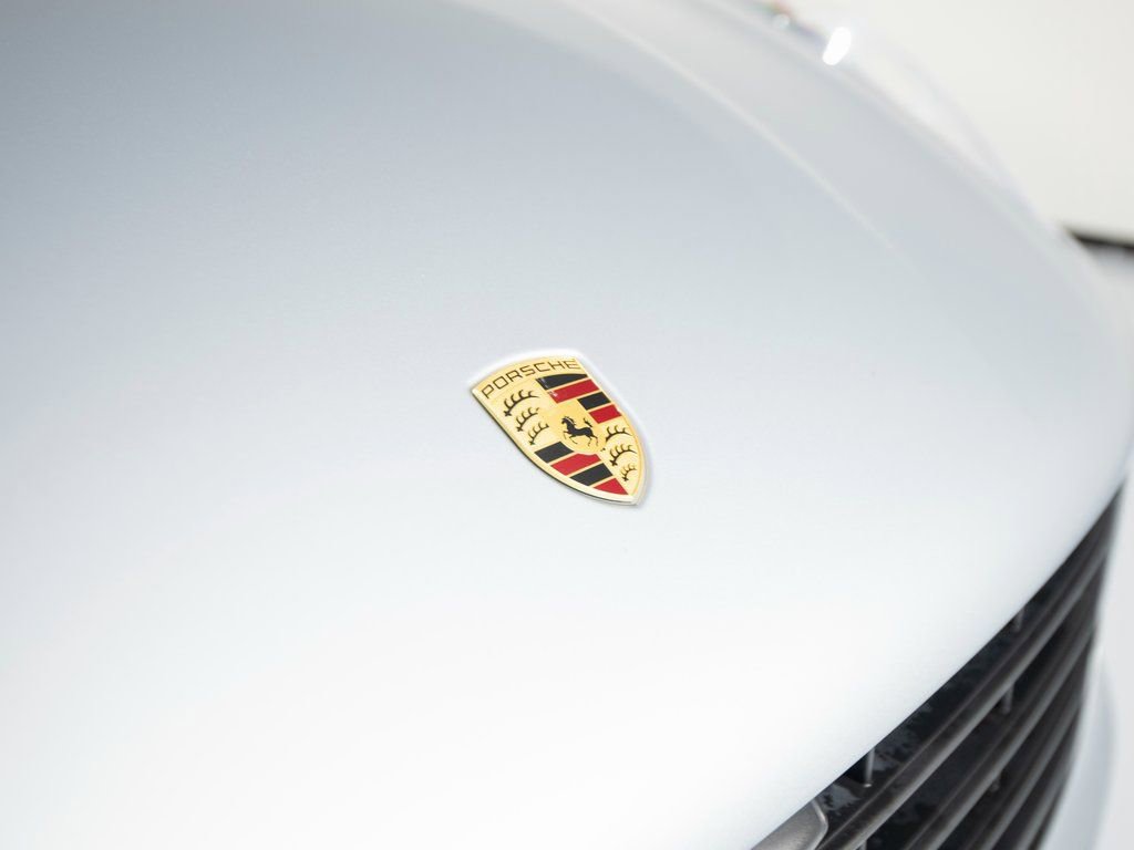Certified 2021 Porsche Macan AWD/4WD image 36