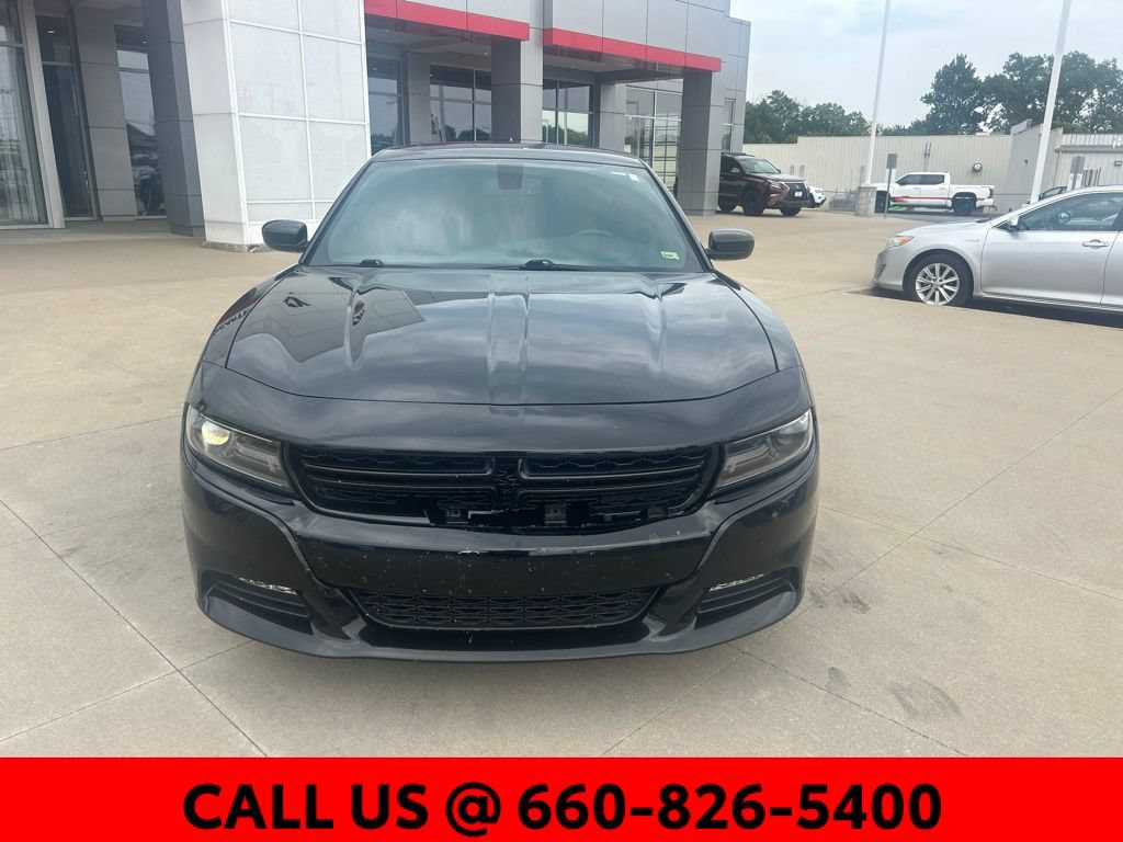 Used 2017 Dodge Charger R/T w/ Plus Group RWD image 2