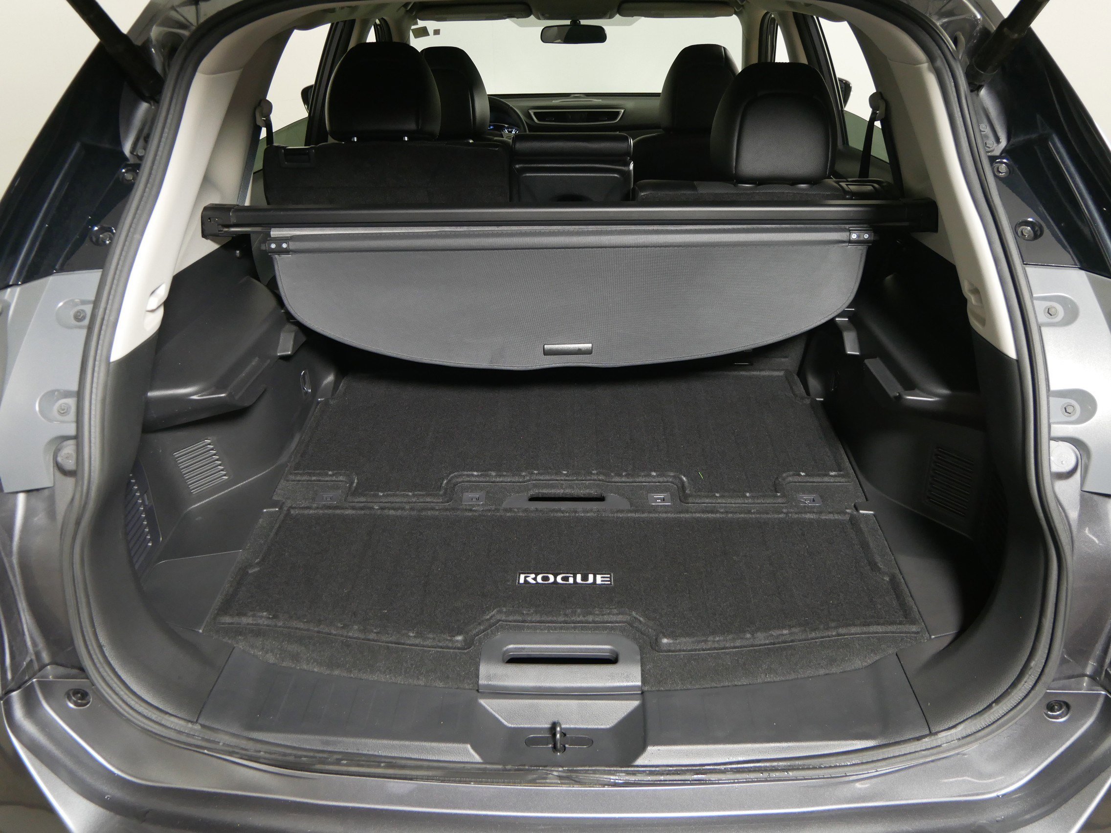 Used 2016 Nissan Rogue SL w/ SL Premium Package image 18