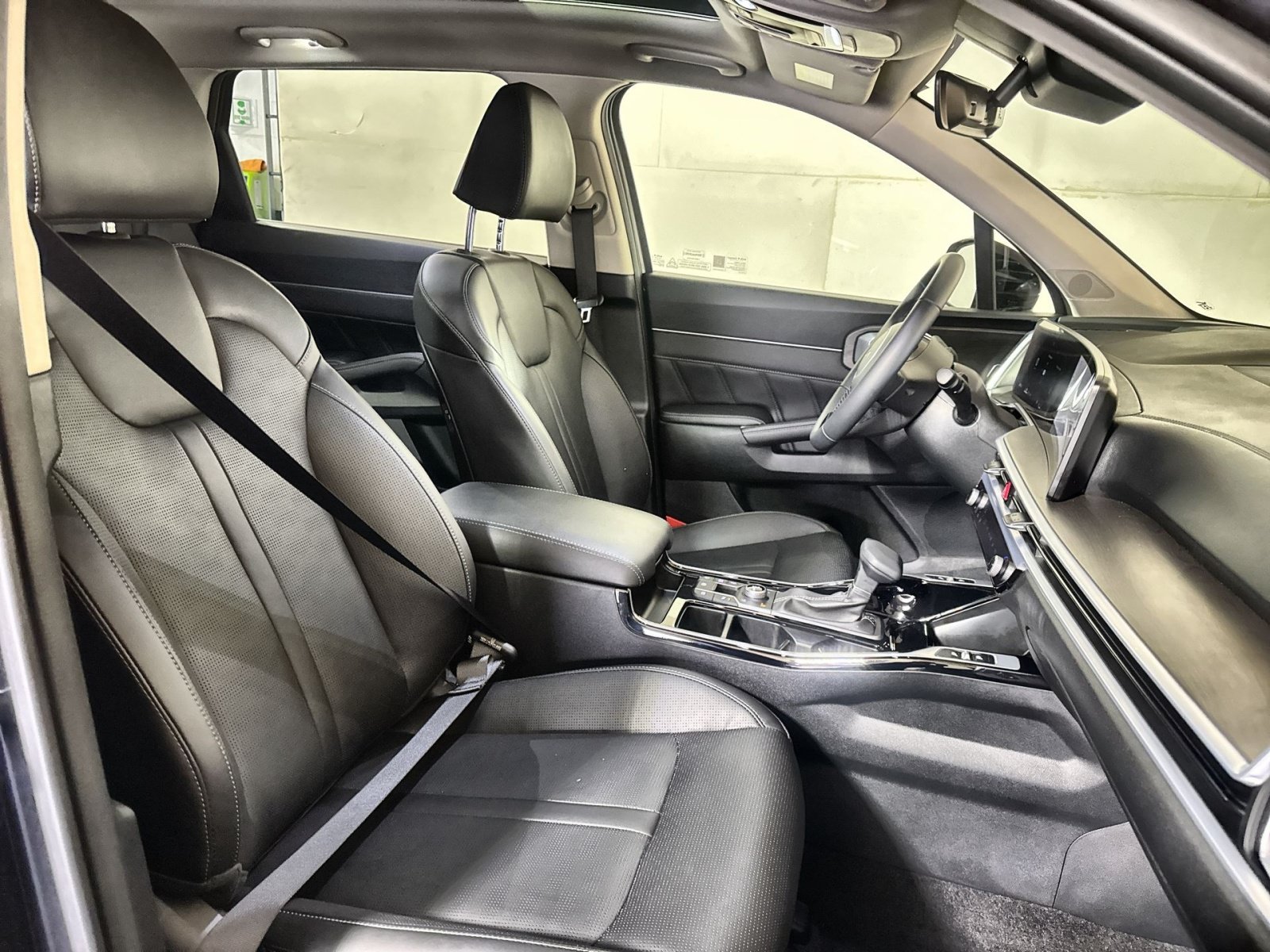 Used 2025 Kia Sorento SX AWD/4WD image 28
