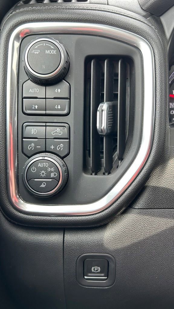 Used 2021 Chevrolet Silverado 1500 LT Trail Boss w/ LT Trail Boss Premium Package AWD/4WD image 24
