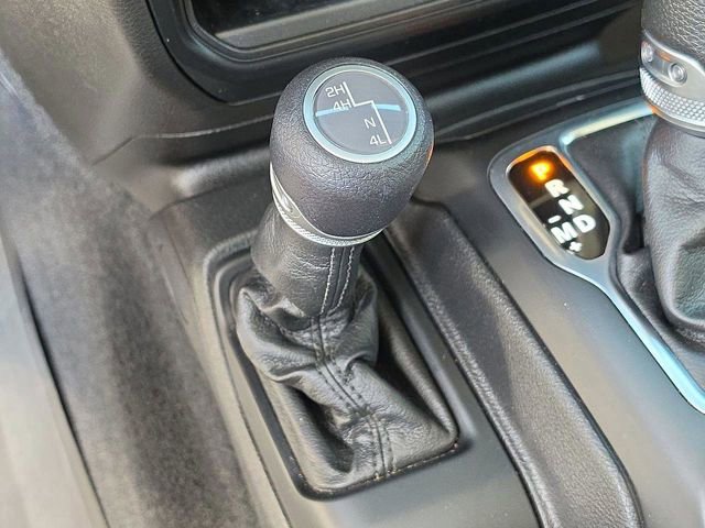 Certified 2023 Jeep Gladiator Willys image 28