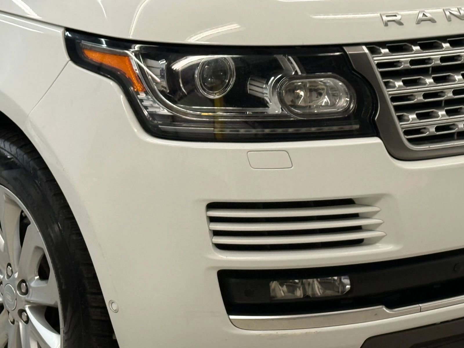 Used 2016 Land Rover Range Rover HSE image 6