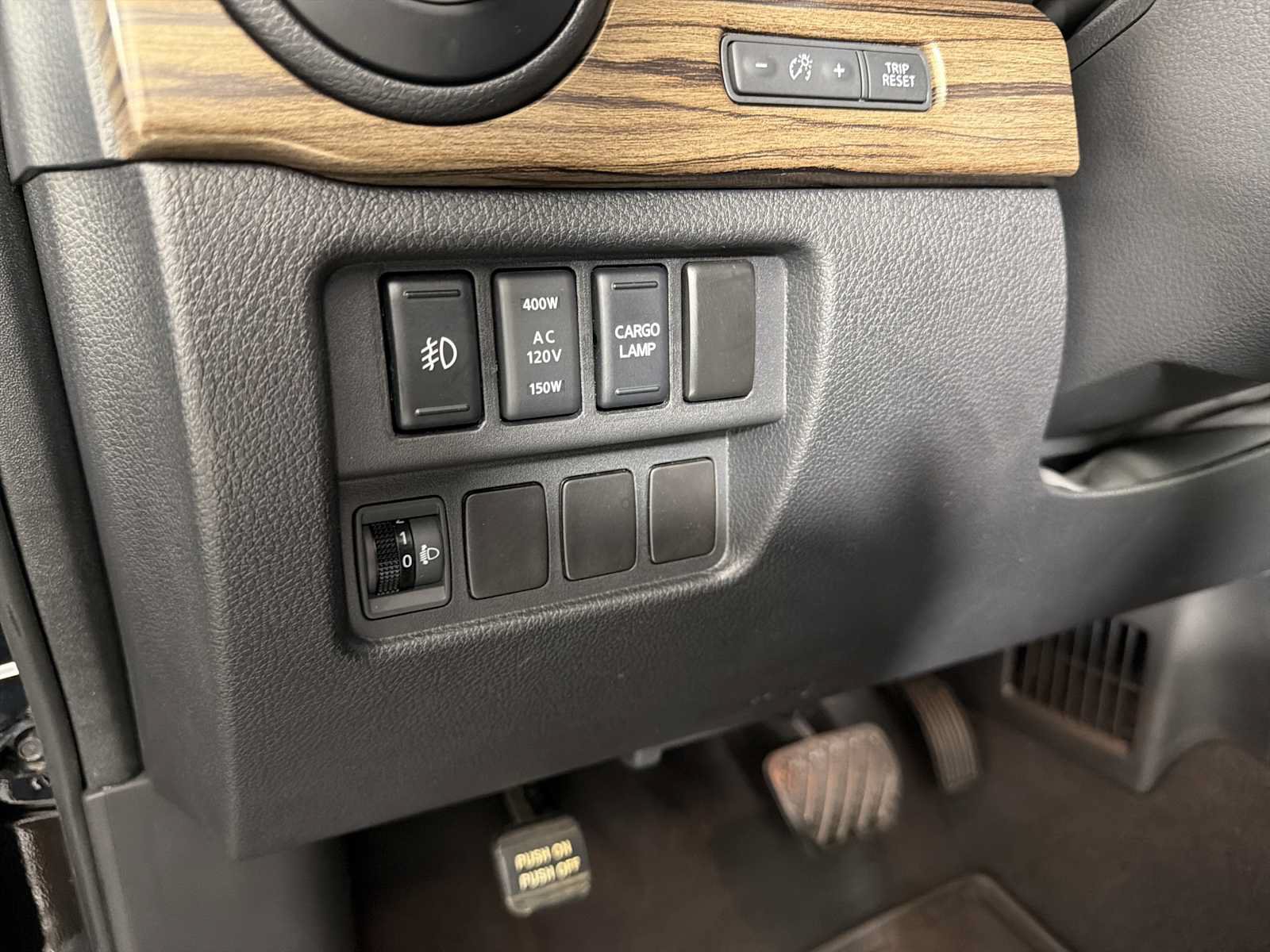 Used 2017 Nissan Titan SL RWD image 30