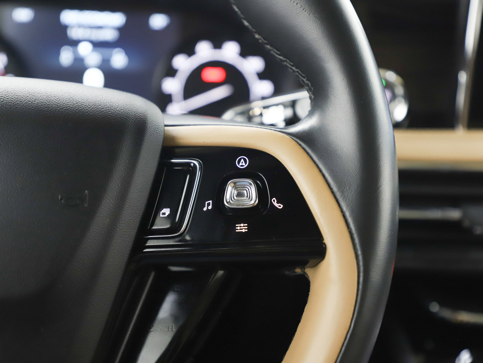 Used 2020 Lincoln Corsair Reserve image 29