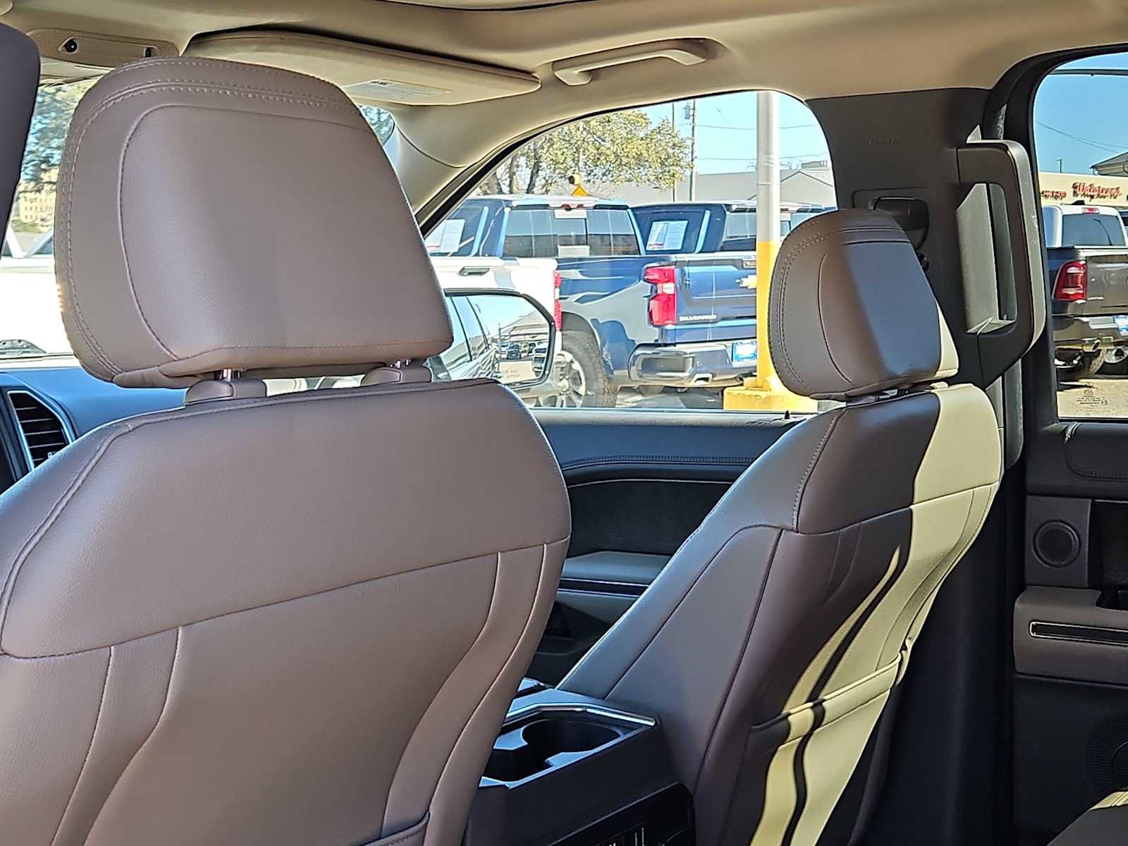 Used 2021 Ford Expedition Limited image 16