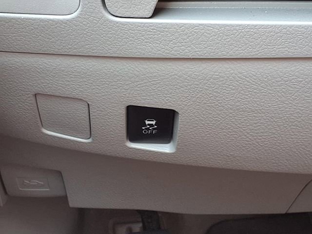 Used 2011 Toyota Camry LE w/ Fleet Convenience Pkg FWD image 16