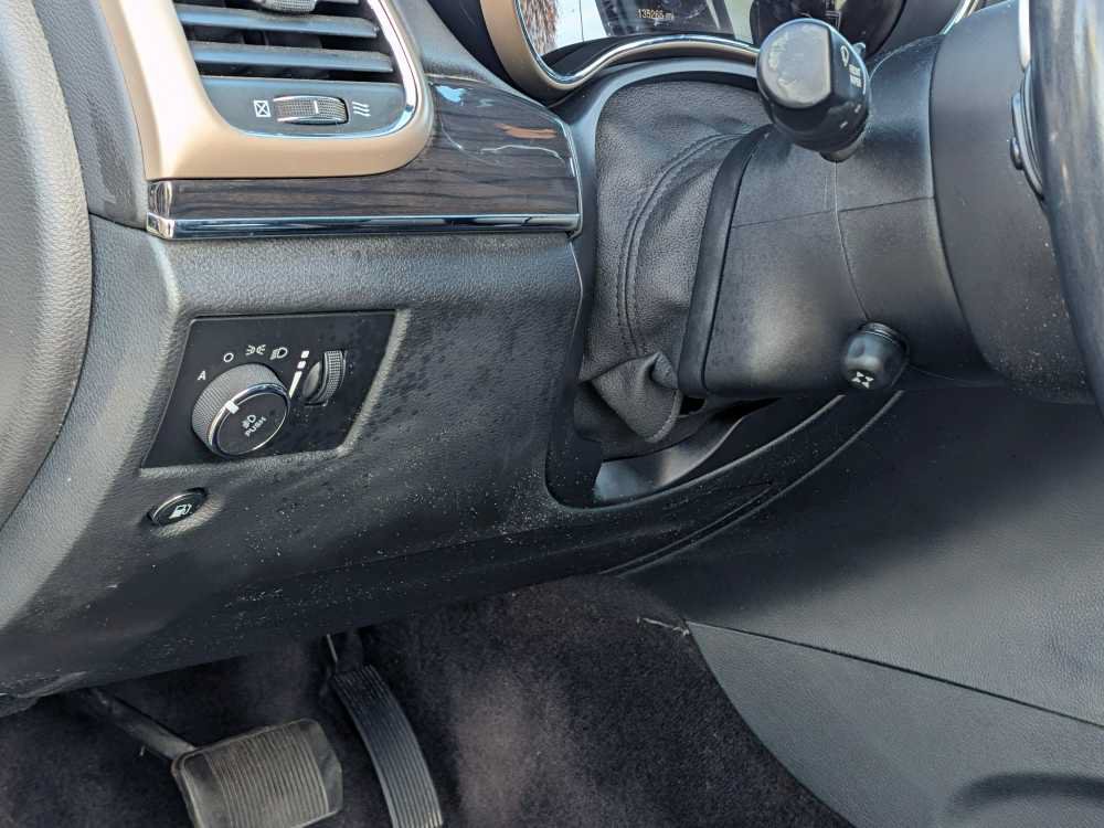 Used 2017 Jeep Grand Cherokee Overland AWD/4WD image 15