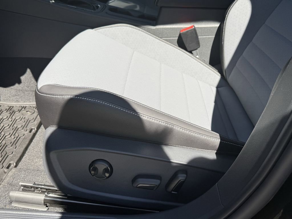 New 2026 Volkswagen Jetta SE image 13