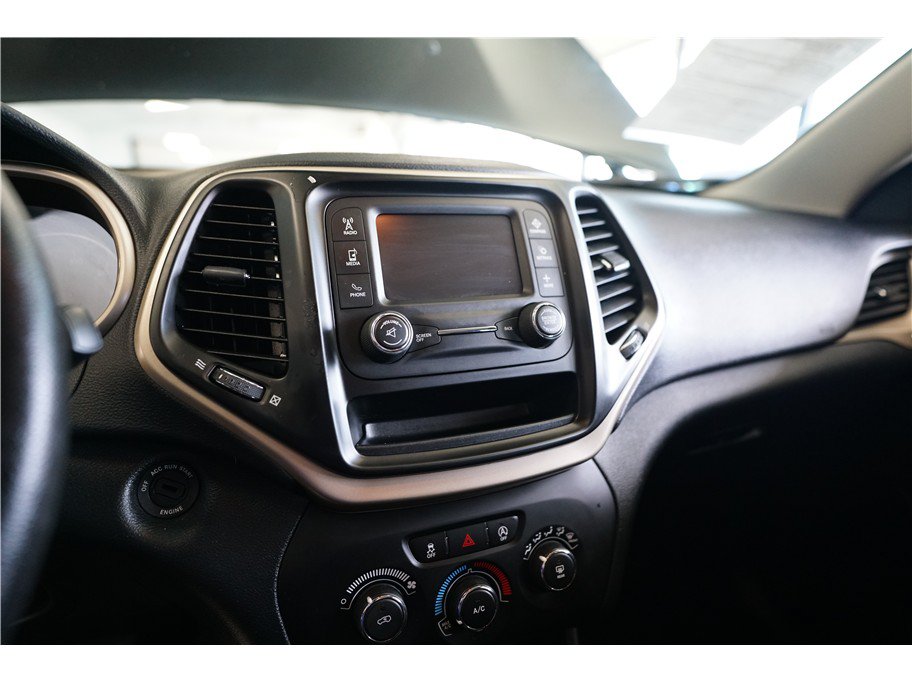 Used 2016 Jeep Cherokee Sport AWD/4WD image 20