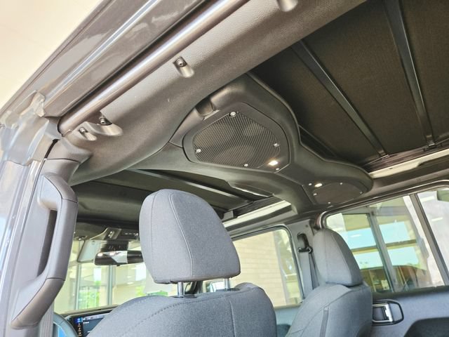 Used 2025 Jeep Wrangler Unlimited Sahara w/ Safety Group AWD/4WD image 22