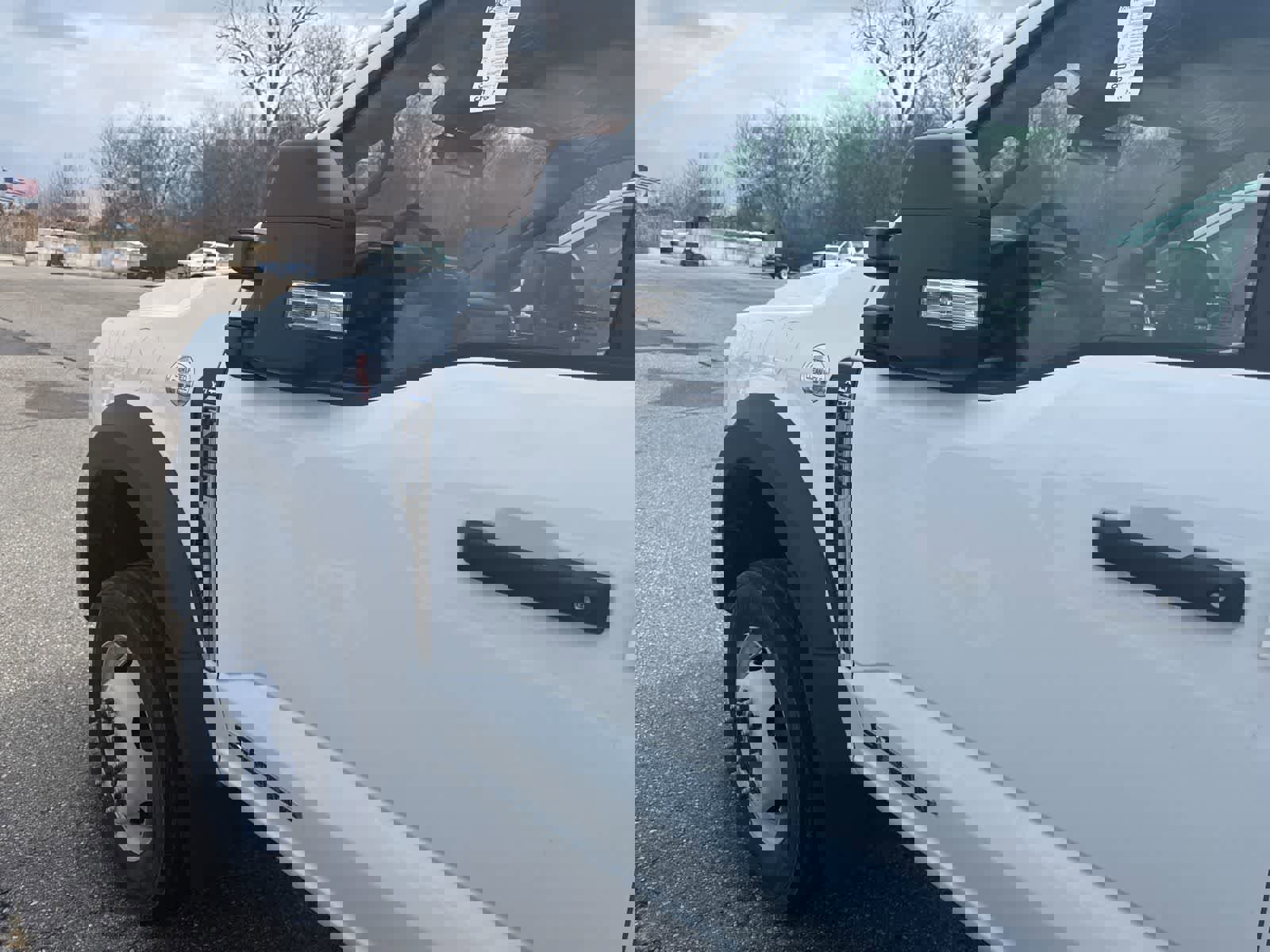 New 2023 Ford F450 XLT w/ XLT Value Package image 4