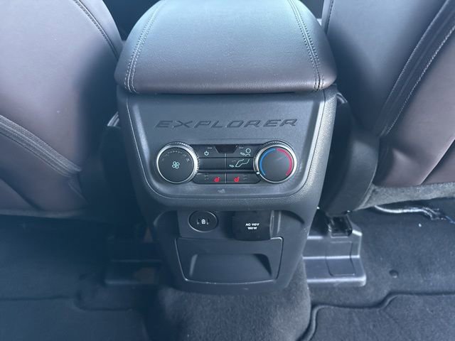 Used 2025 Ford Explorer Platinum w/ LUX Leather Package image 17