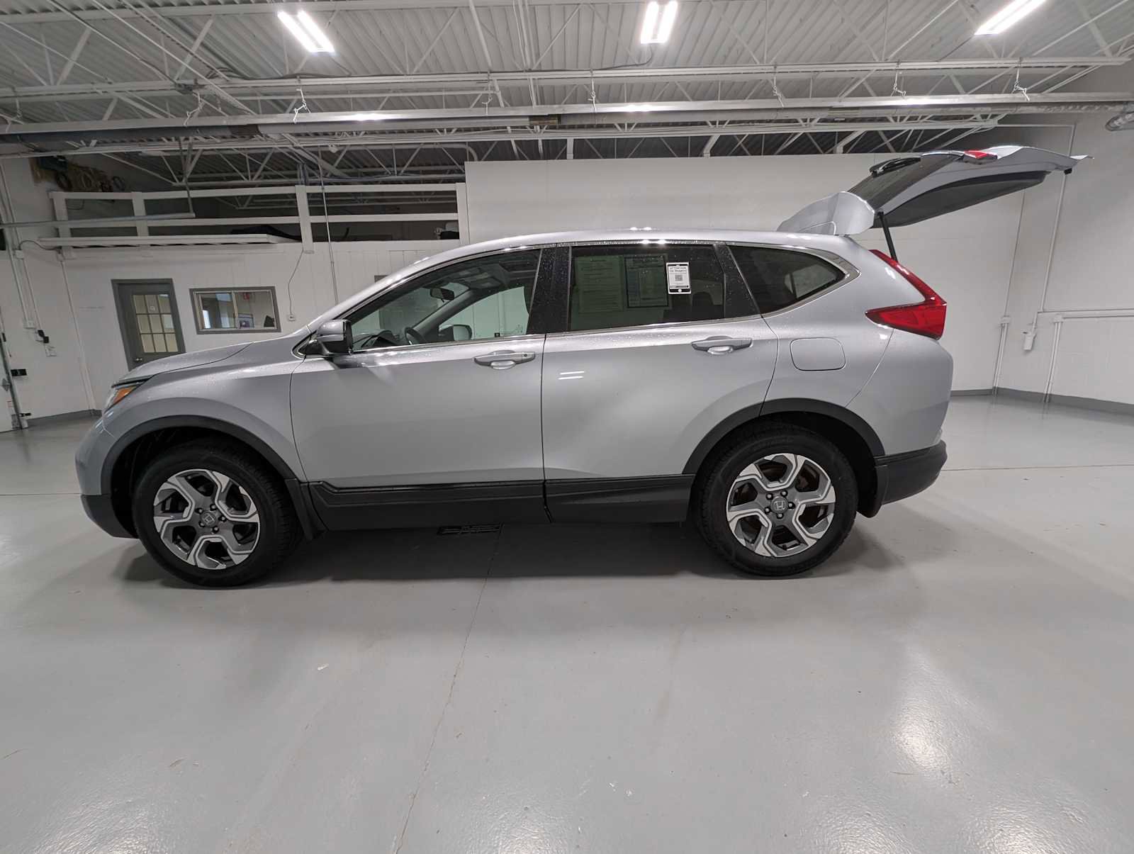 Used 2018 Honda CR-V EX image 12
