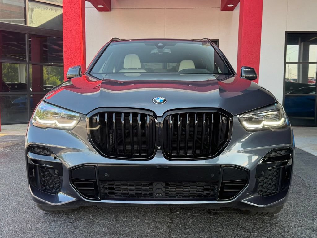Used 2022 BMW X5 M50i w/ Premium Package AWD/4WD image 4