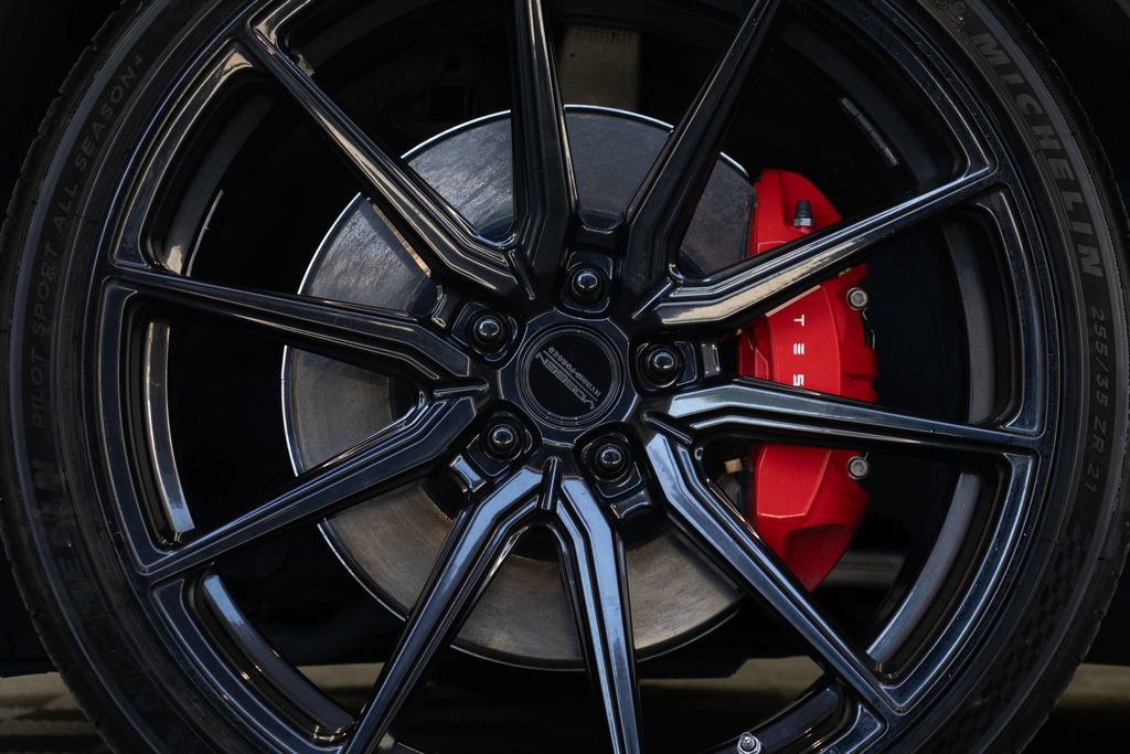 Used 2020 Tesla Model Y Performance image 10