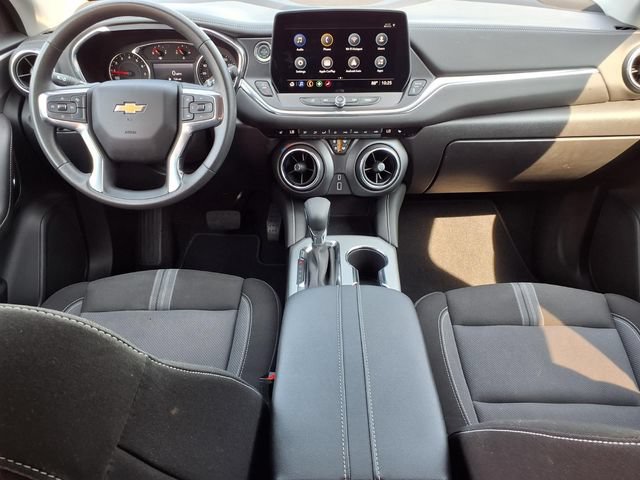 Used 2026 Chevrolet Blazer LT FWD image 9