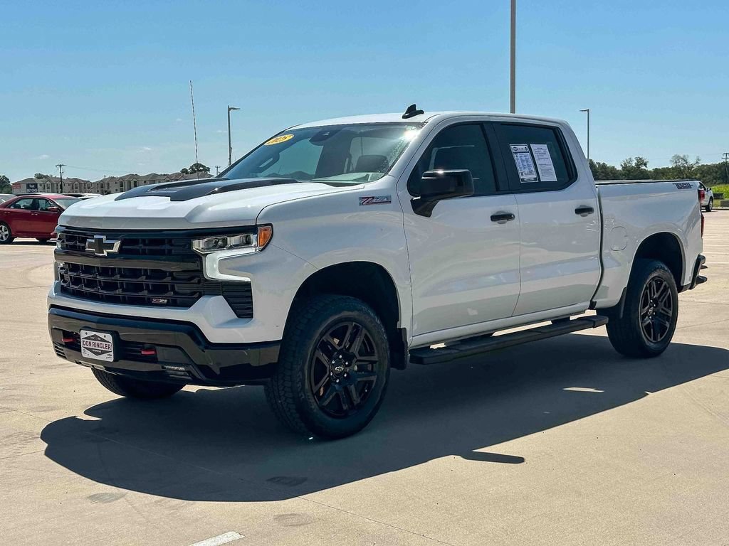 Used 2025 Chevrolet Silverado 1500 LT Trail Boss w/ Convenience Package II AWD/4WD image 7