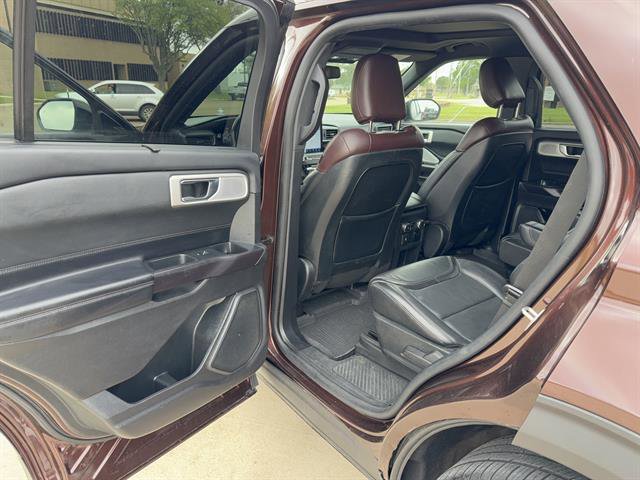 Used 2020 Ford Explorer Platinum w/ Premium Technology Package image 9