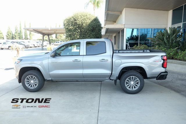 Used 2025 Chevrolet Colorado LT w/ LT Convenience Package AWD/4WD image 4