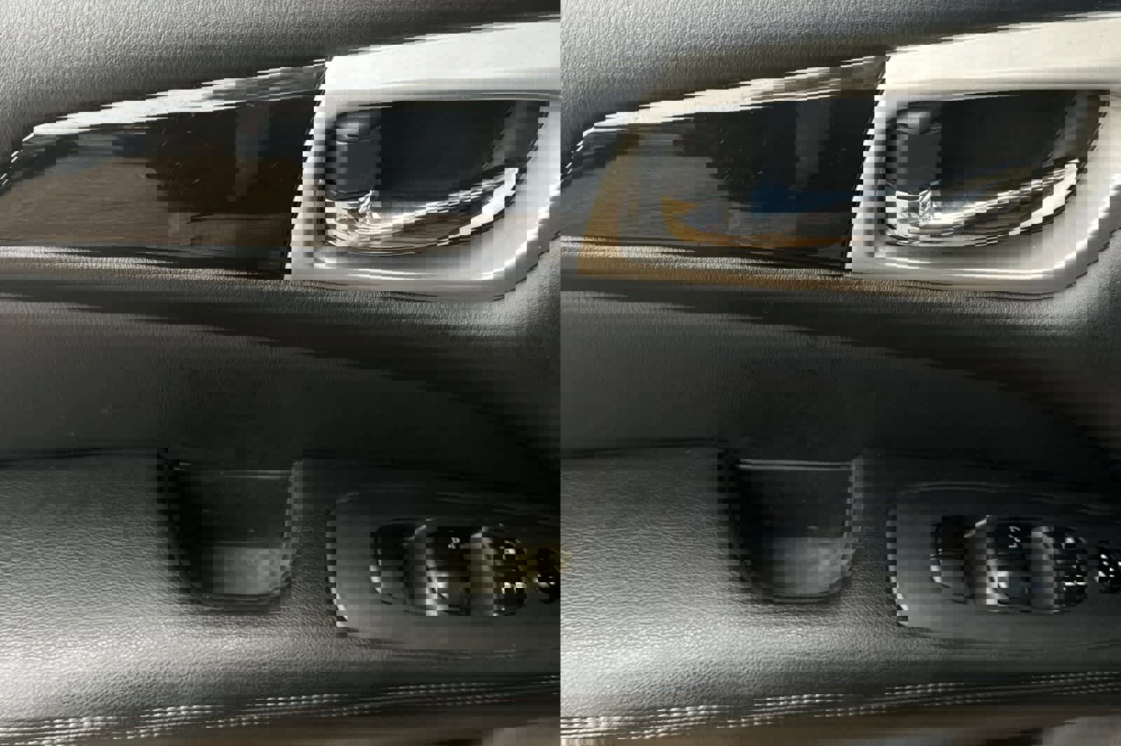 Used 2019 Nissan Pathfinder S image 13