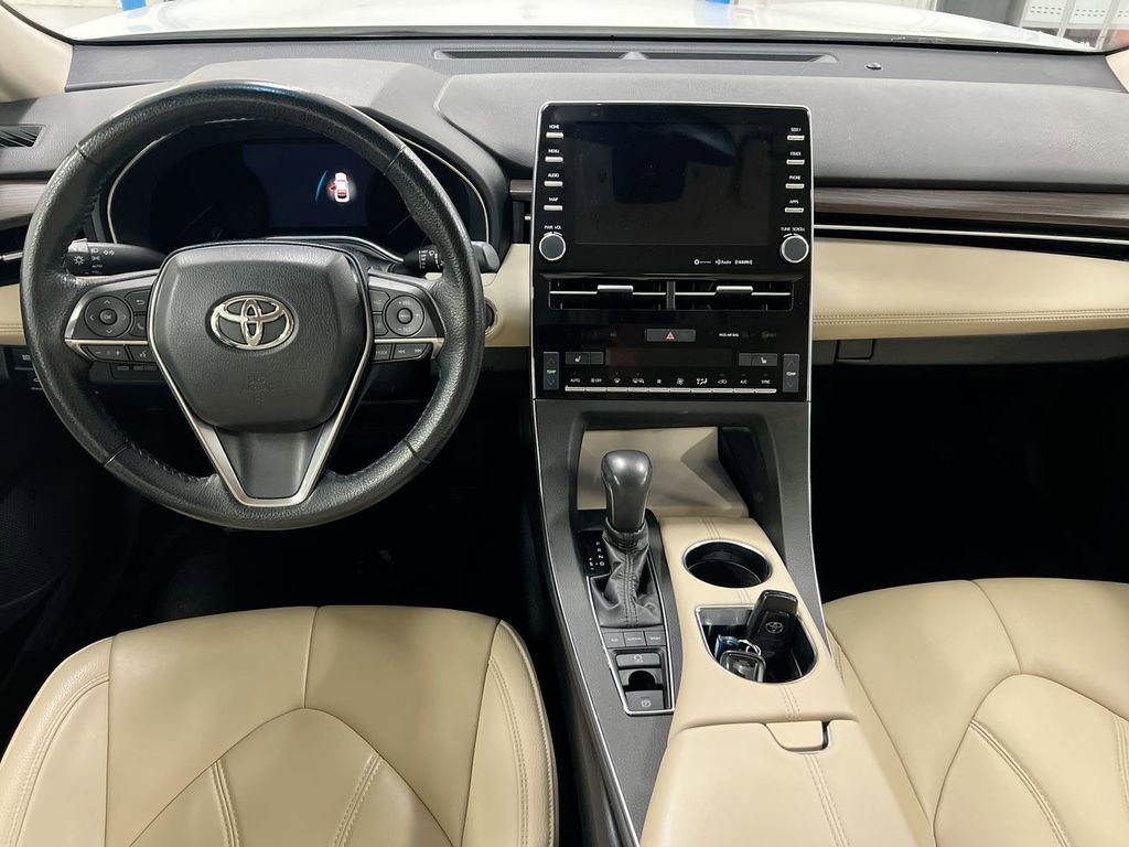 Used 2020 Toyota Avalon XLE w/ Carpet Mat Package FWD image 10