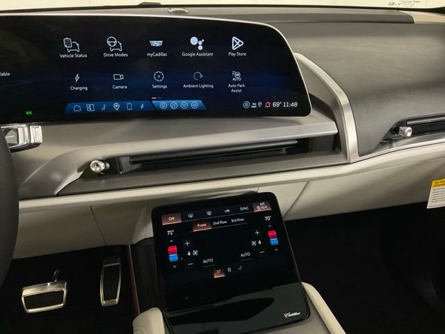 New 2026 Cadillac Vistiq Luxury w/ LPO, Floor Liner Package image 21