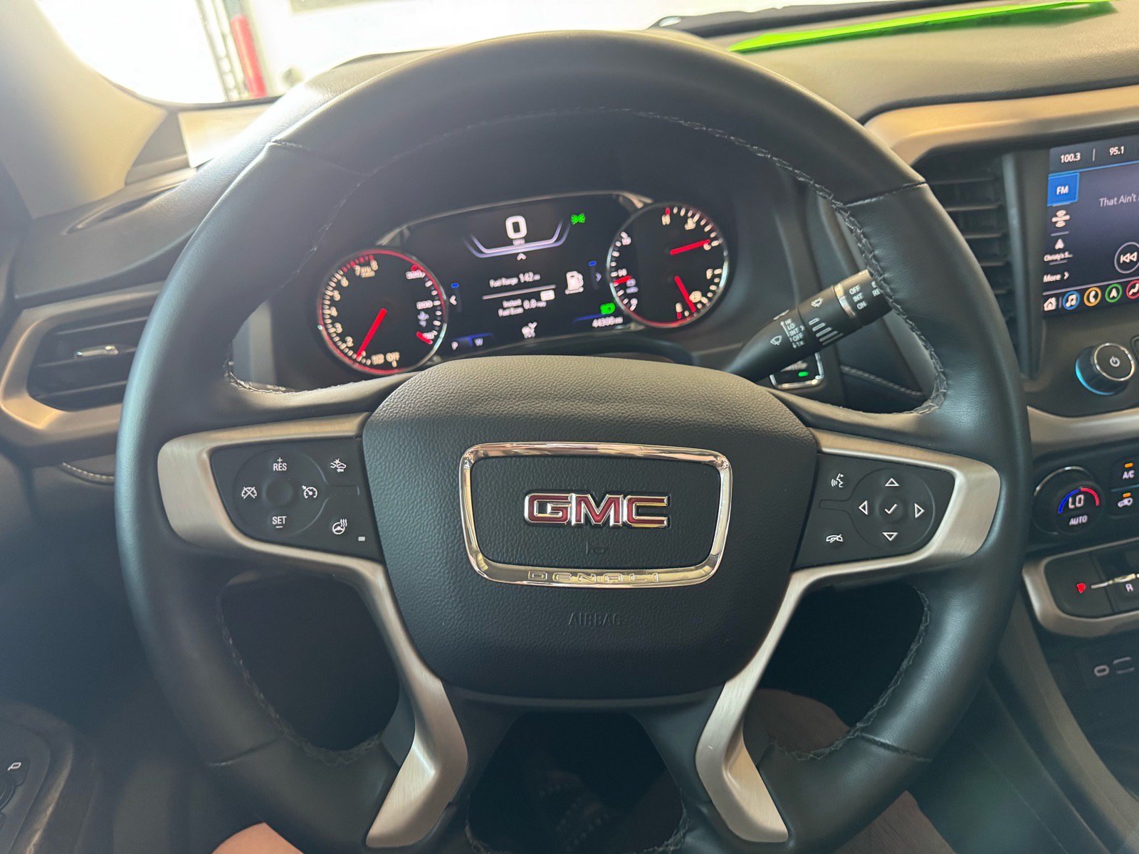 Certified 2023 GMC Acadia Denali w/ Black Diamond Edition AWD/4WD image 28