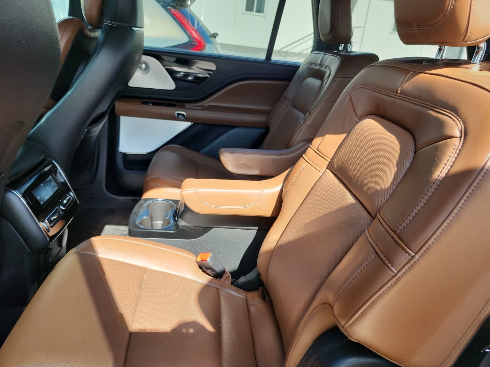 Used 2023 Lincoln Aviator Reserve w/ Equipment Group 201A AWD/4WD image 9
