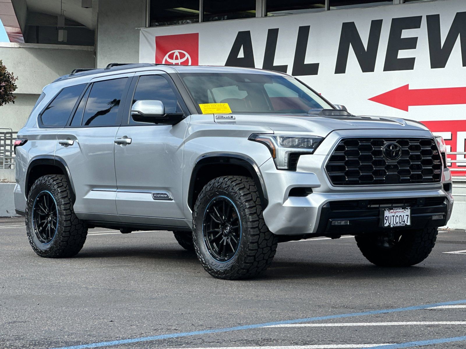 Used 2025 Toyota Sequoia Platinum AWD/4WD image 8