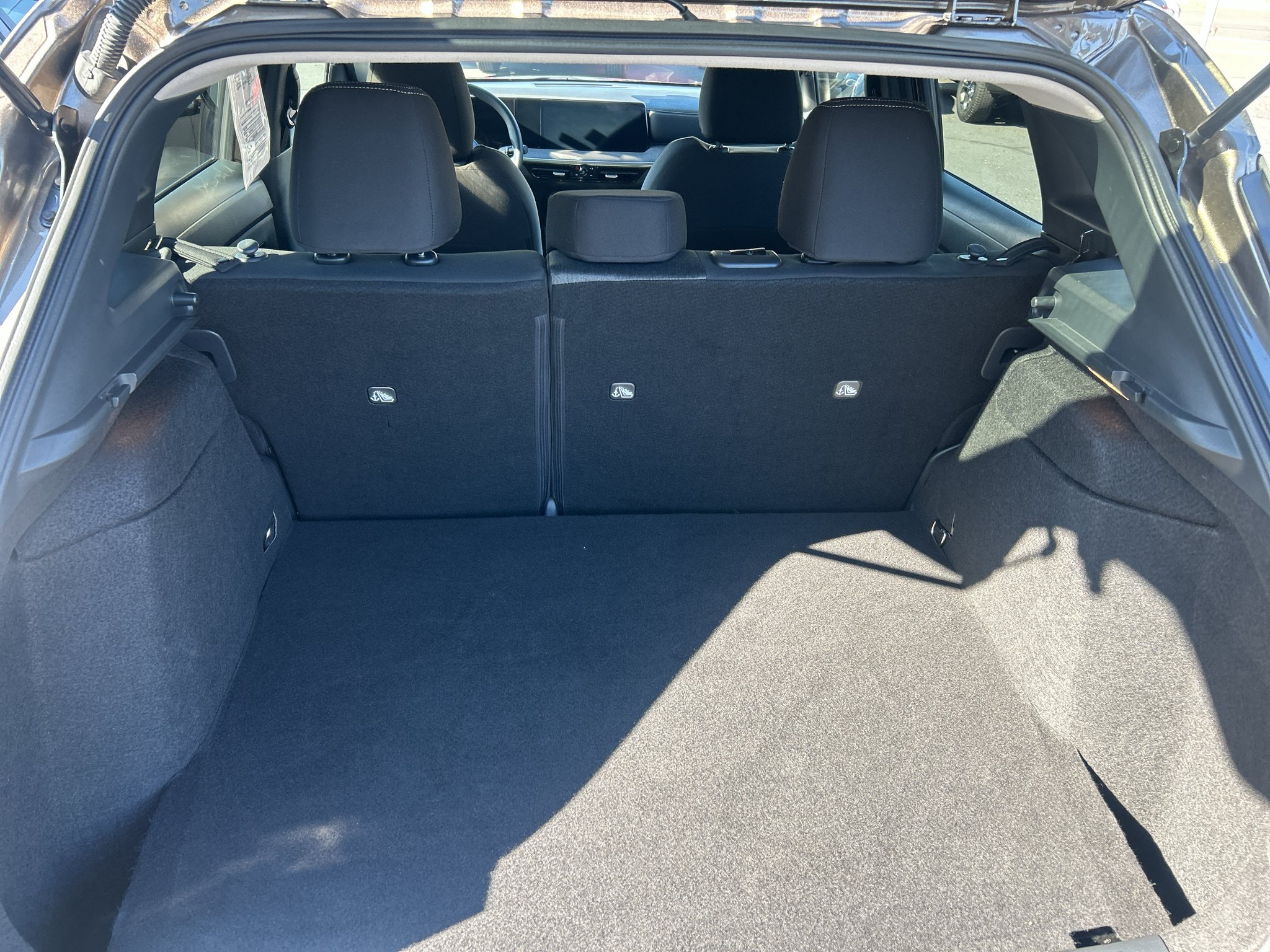 Used 2025 Nissan Kicks SV AWD/4WD image 9