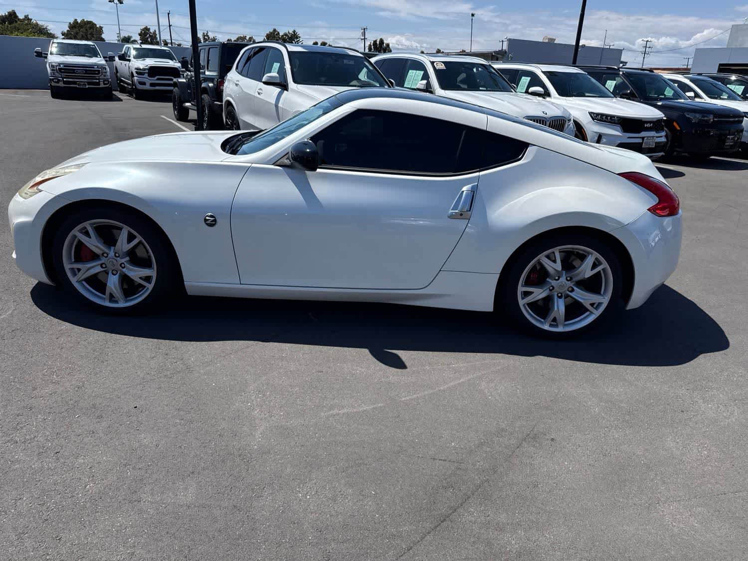Used 2013 Nissan 370Z Coupe w/ Sport Pkg RWD image 30