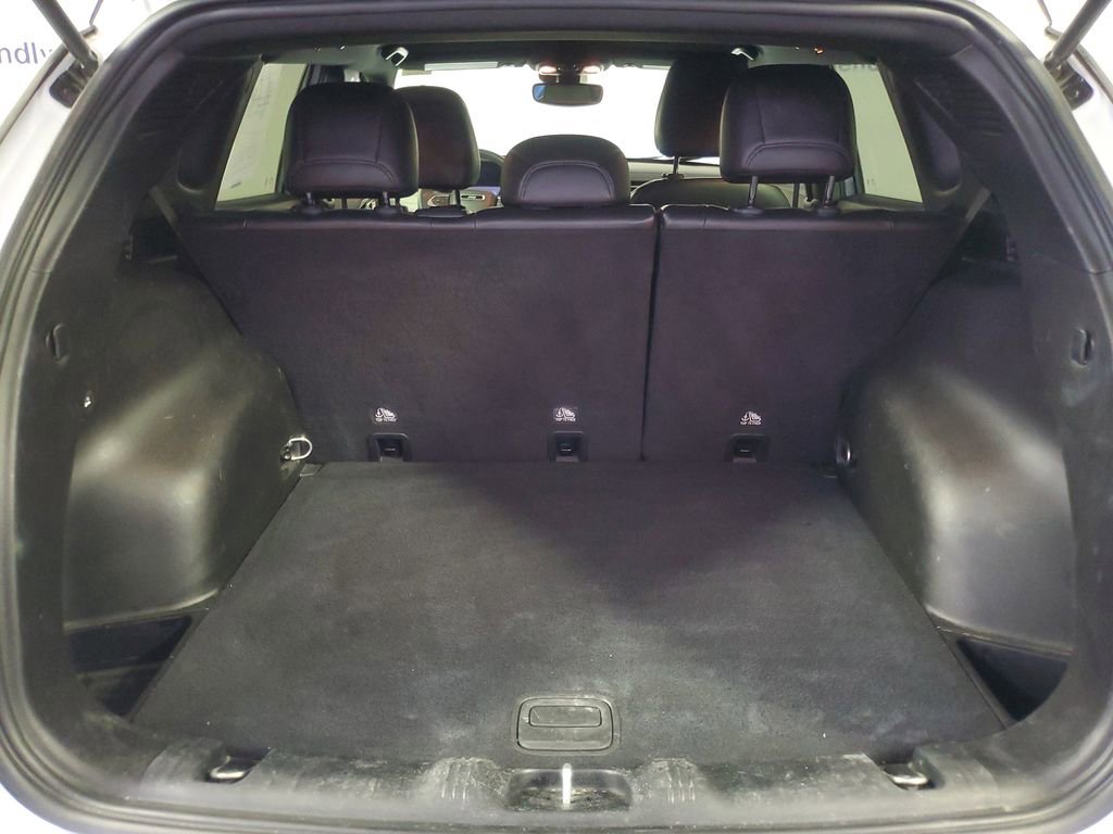 Used 2023 Jeep Compass Limited image 12