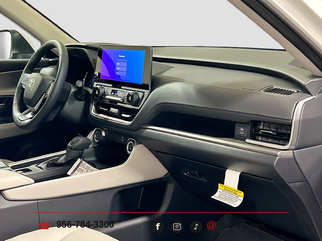 New 2026 Toyota Grand Highlander FWD image 30