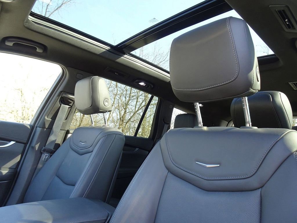 Certified 2024 Cadillac XT6 Sport w/ Technology Package image 8