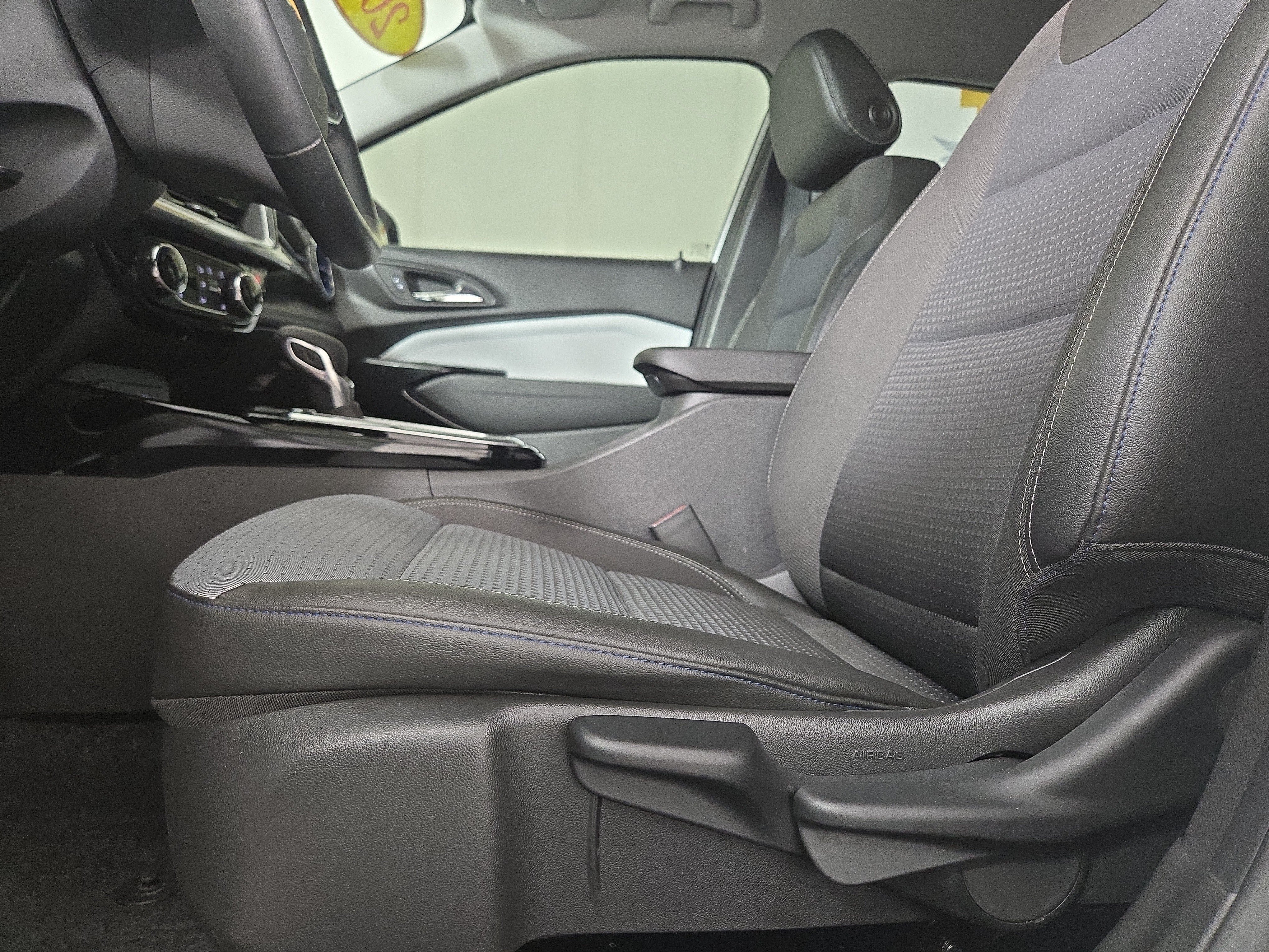 Certified 2024 Chevrolet Trax LT w/ Driver Confidence Package FWD image 30
