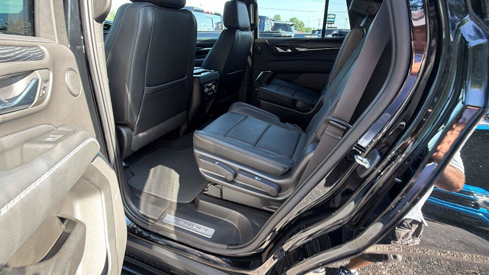 Used 2022 GMC Yukon Denali AWD/4WD image 24