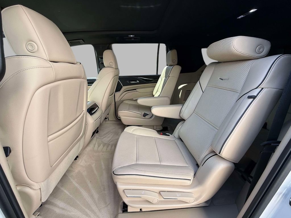 Used 2024 Cadillac Escalade ESV Premium Luxury w/ Performance Package image 20